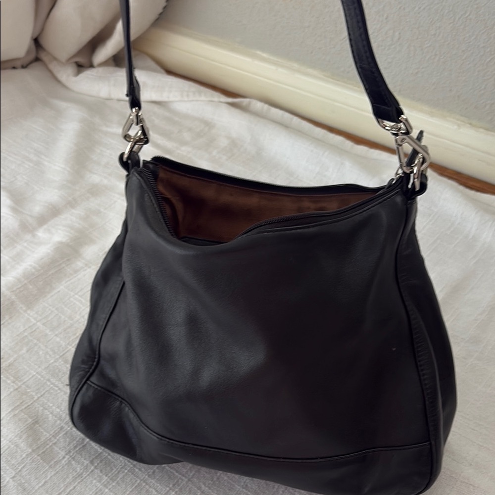 Chic Black Leather Shoulder Bag